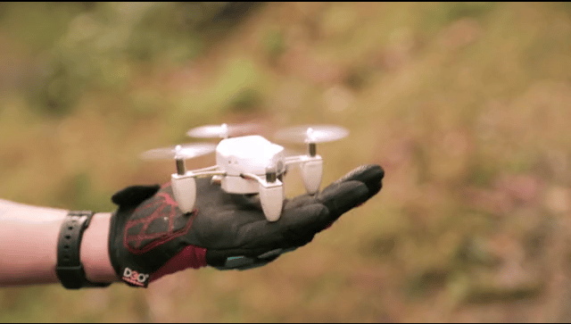 zano drone taille paume main