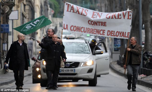 Les sociétés de taxis en grève contre UberPop, le service de chauffeur particulier