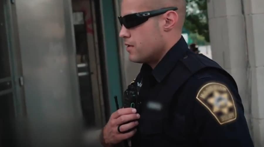 Aux États-Unis, la police ne peut pas vous forcer à déverrouiller votre smartphone avec vos données biométriques.