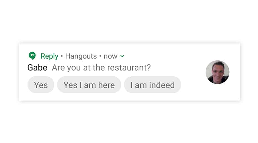 Google lance Reply, une IA qui répond à vos messages à votre place