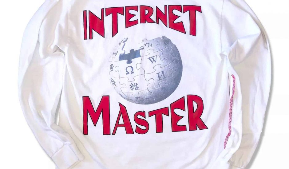 Wikipédia se lance dans le streetwear en créant un T-shirt