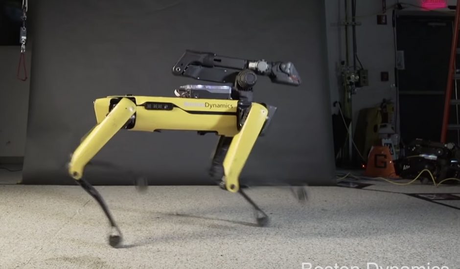 Le Robot Spot Mini de Boston Dynamics se déhanche sur Uptown Funk