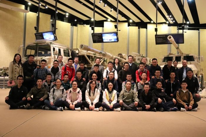 La Chine recrute 30 jeunes étudiants pour travailler sur des armes basées sur l'IA