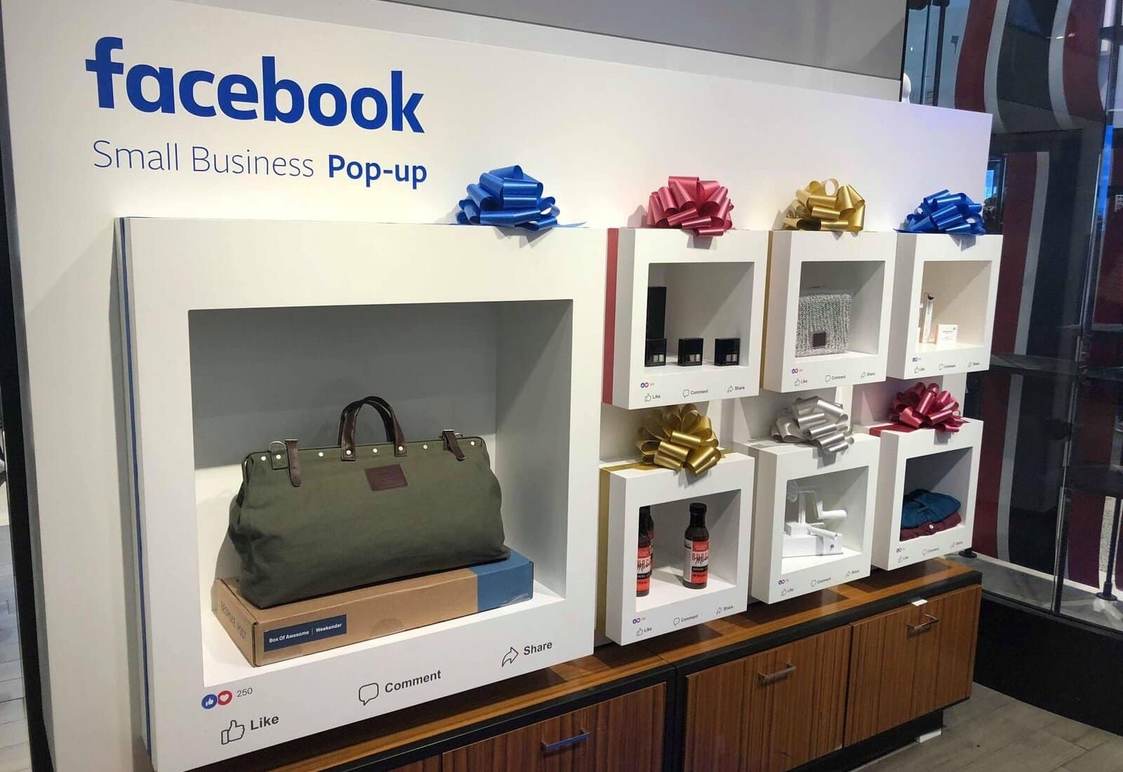 Facebook fait un pas de plus dans le commerce physique avec l'ouverture de pop-up stores chez Macy's