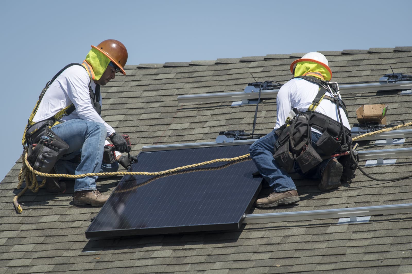 La Californie exige la présence de panneaux solaires sur les nouvelles constructions.