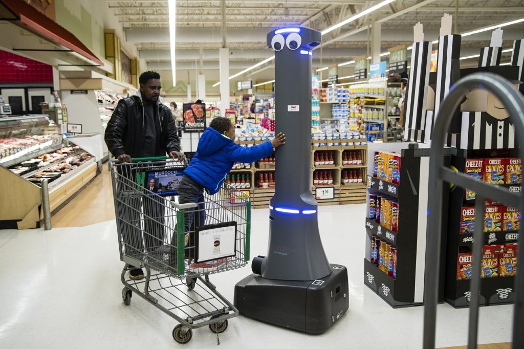 Les robots Marty qui nettoient les allées des magasins Stop & Shop