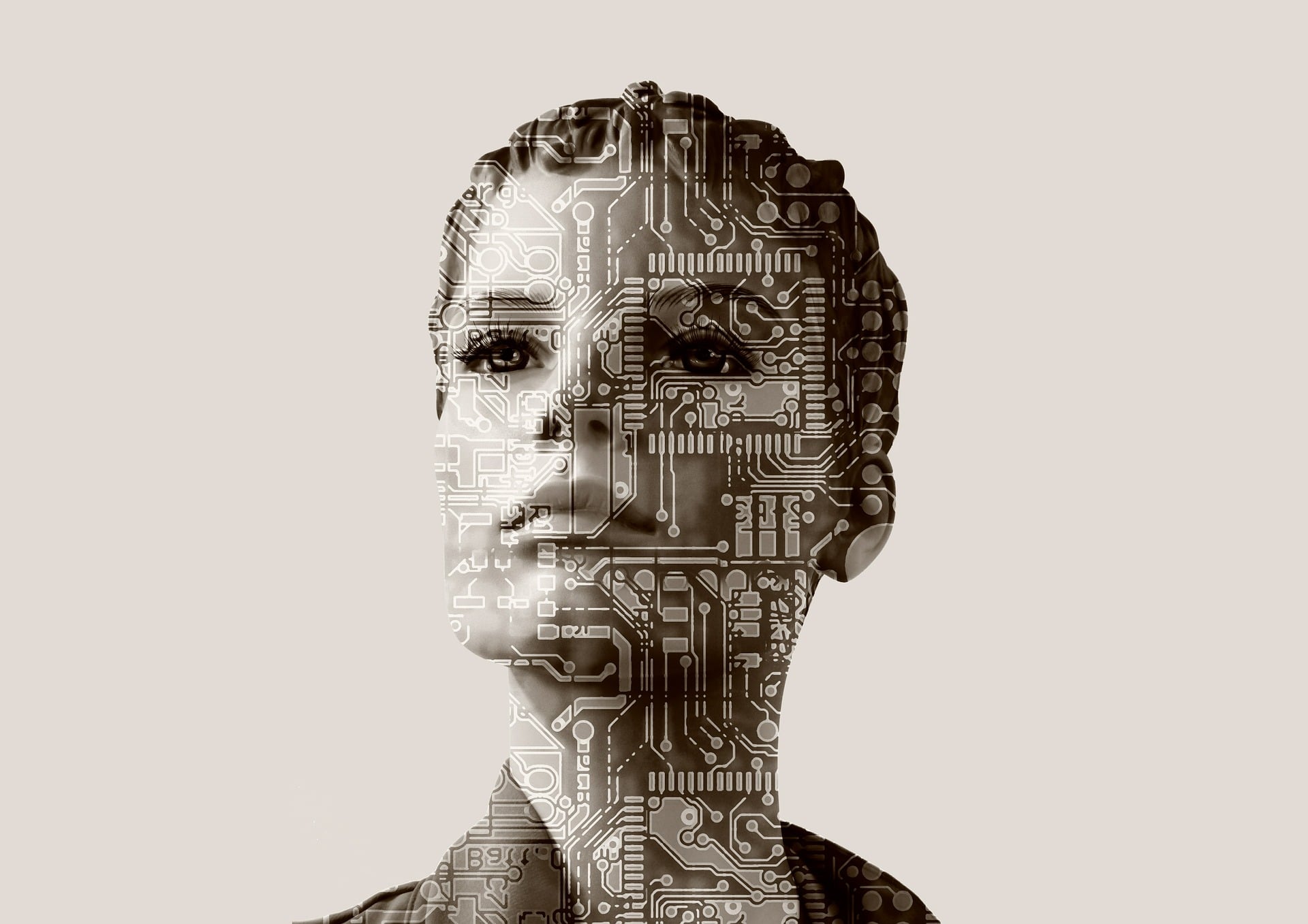 Illustration présentant une femme avec des motifs de circuits imprimés sur le corps
