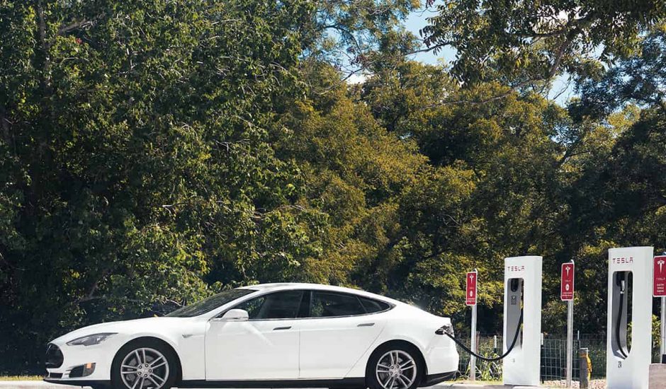 Tesla sort une troisième génération de Superchargeurs