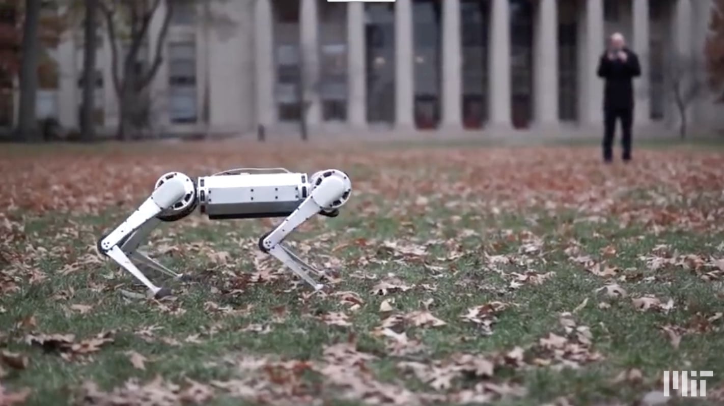 Cheetah, le robot du MIT, capable de réaliser un backflip.