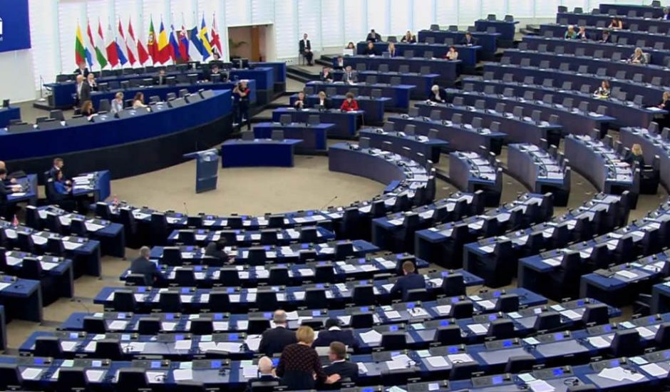 L'article 13 a été approuvé par le Parlement européen.
