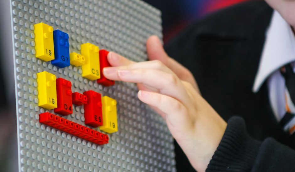 Des briques LEGO pour apprendre le braille aux enfants