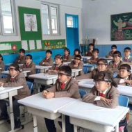 La Chine testerait dans certaines écoles des bandeaux permettant de mesurer le degrés d'attention d'élèves en classe.