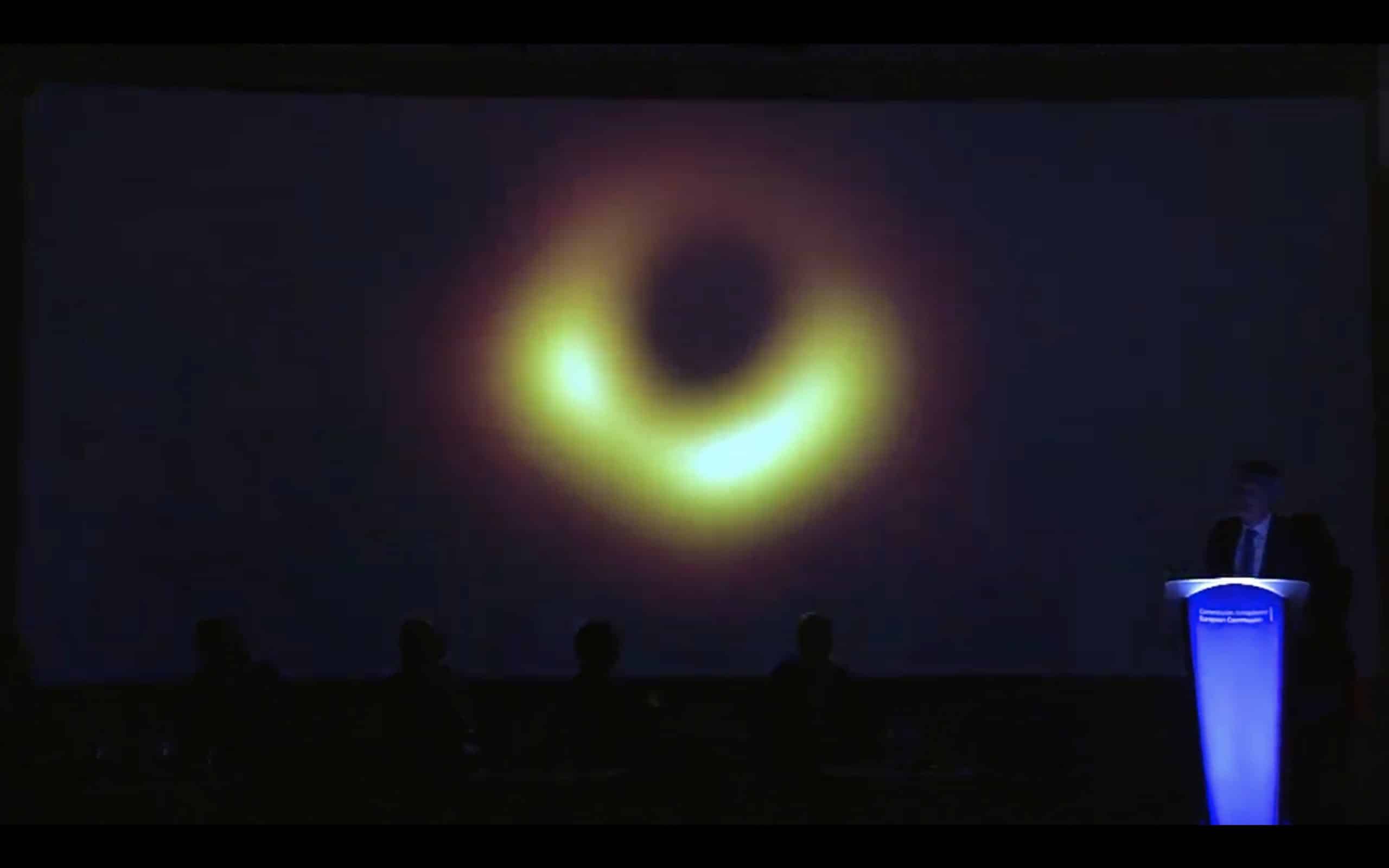 Photo du trou noir capté par event horizon telescope