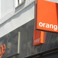 La devanture d'un magasin Orange.