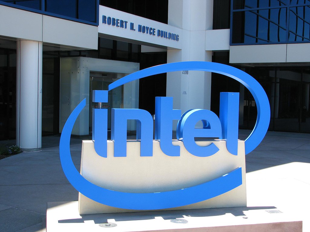 Intel compte impulser le développement d'une nouvelle génération d'ordinateurs portables à très haute autonomie. Intel propose un ordinateur avec huit millions de neurones.