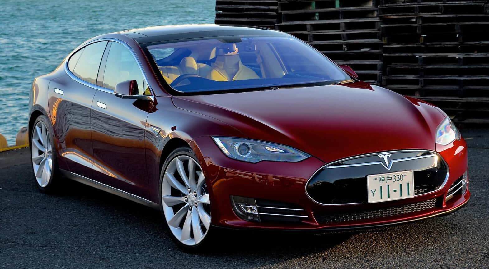 Tesla met à jour les batteries des Model S et X suite à plusiieurs incendies