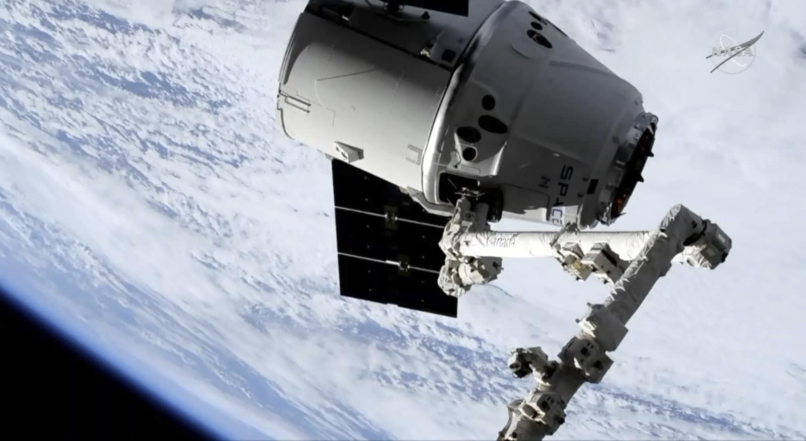 SpaceX livre l'ISS avec 2 500 kilos de marchandises.