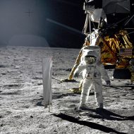 La NASA veut récolter les souvenirs des premiers pas sur la Lune.