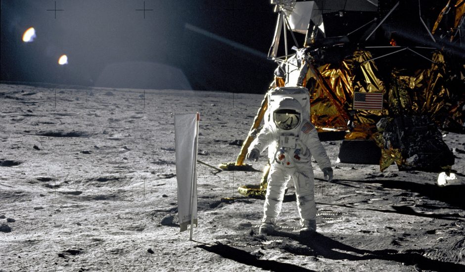 La NASA veut récolter les souvenirs des premiers pas sur la Lune.