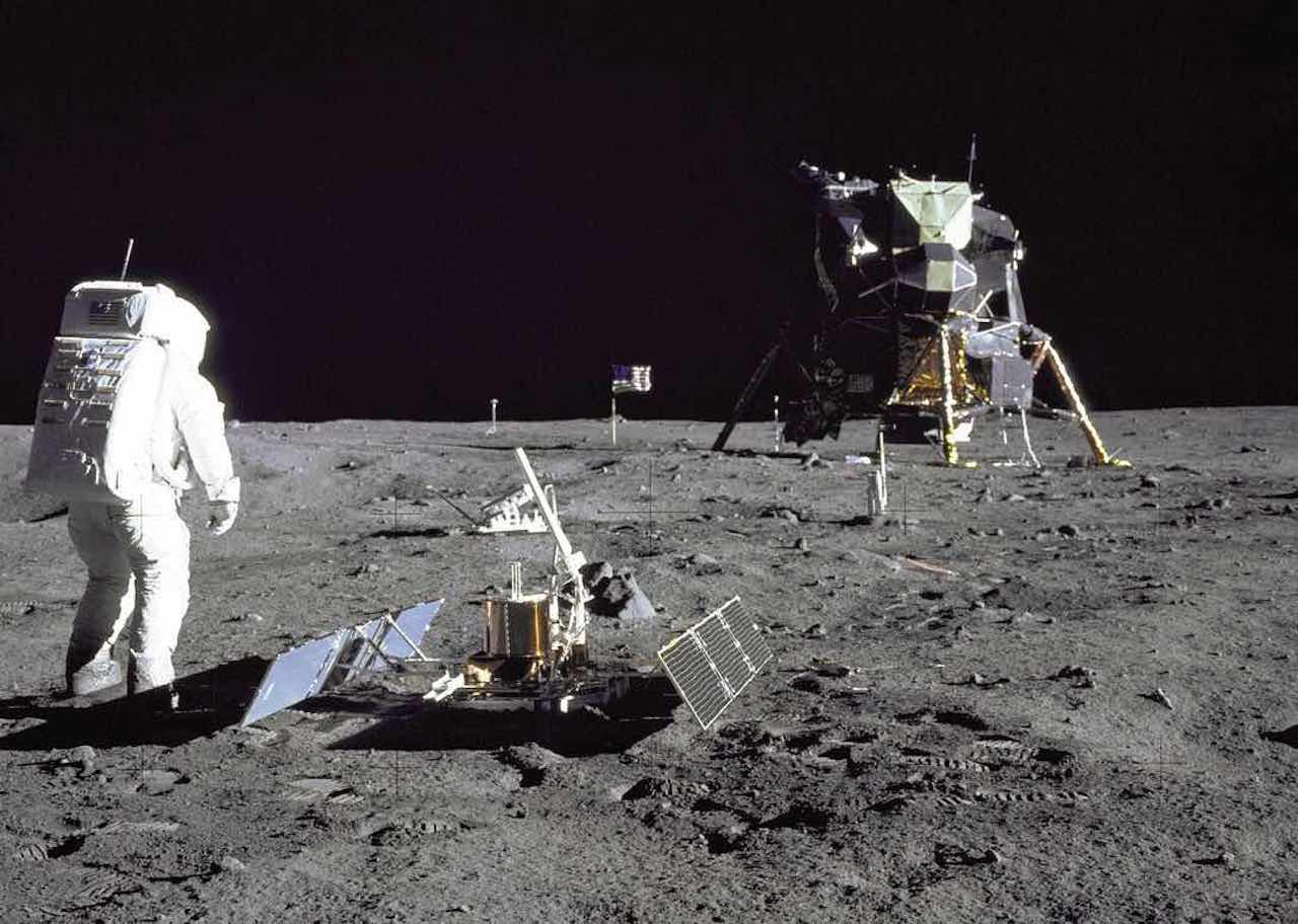 La NASA aurait pu ramené des germes lunaires sur Terre.