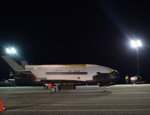Le X-37B vient d'atterrir après 780 jours de vol.