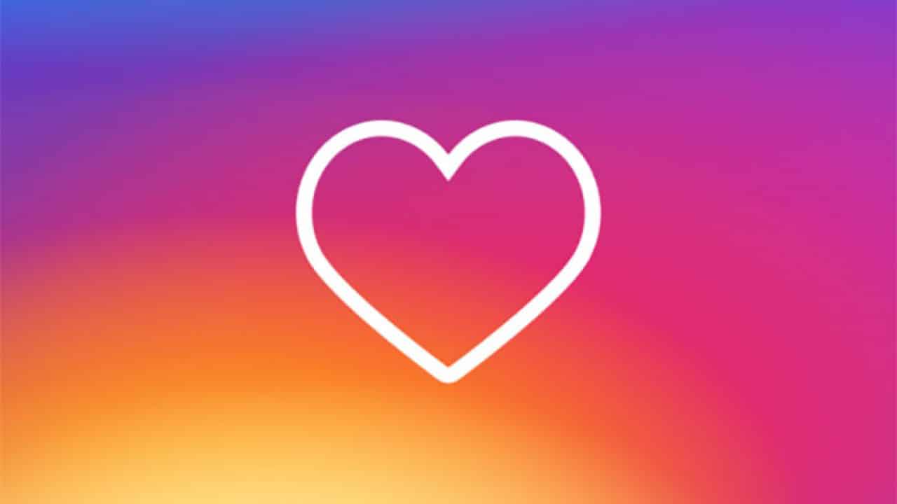 coeur avec les couleurs du logo Instagram