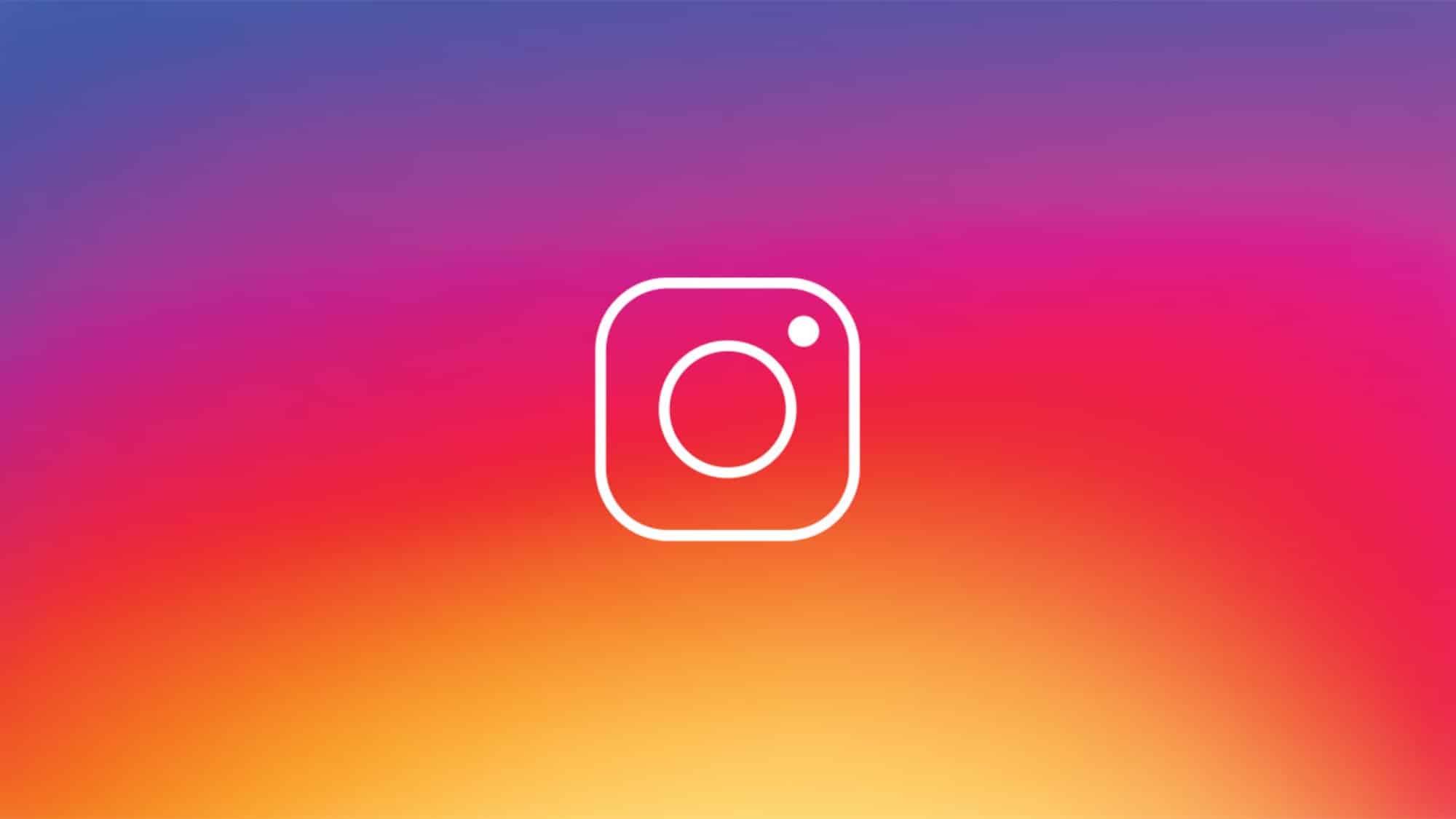 Le logo Instagram en transparence sur un fond multicolor.
