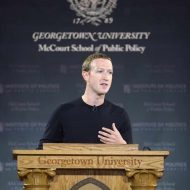 Mark Zuckerberg défend sa liberté d'expression.