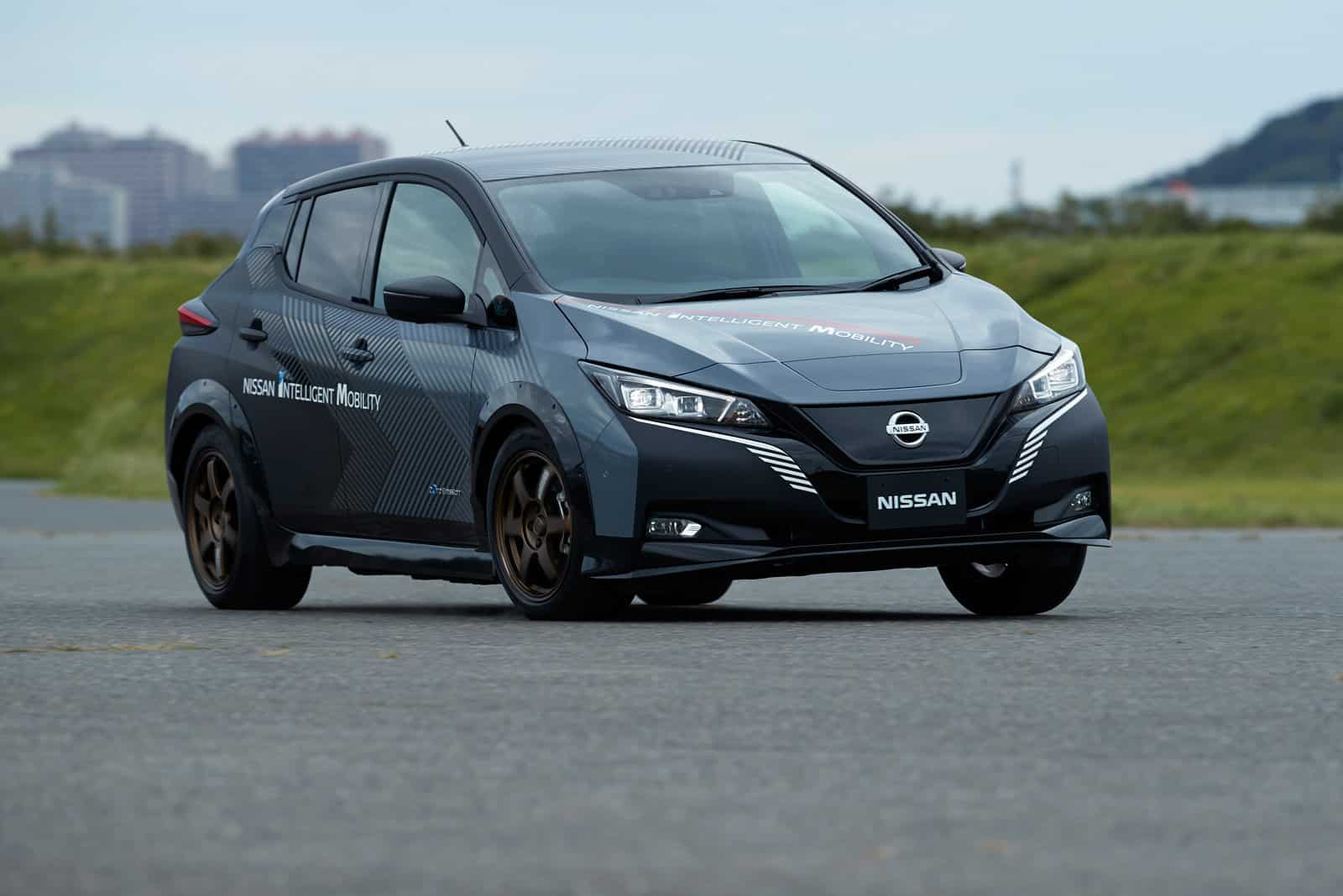 Nissan teste une double motorisation.