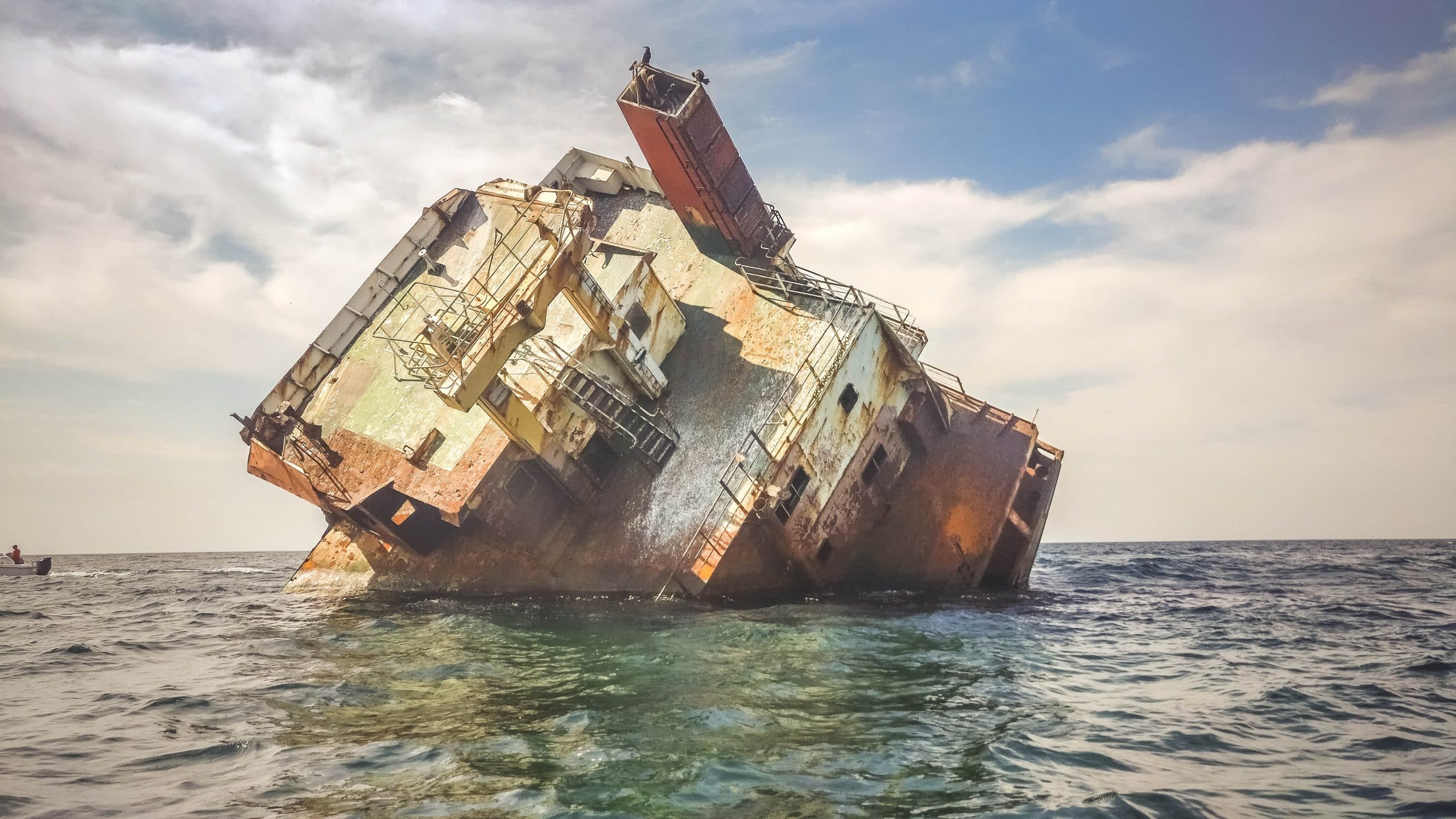 Un navire échoué sur la mer Noire