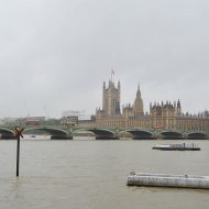 Royaume-Uni : Londres sous la pluie.