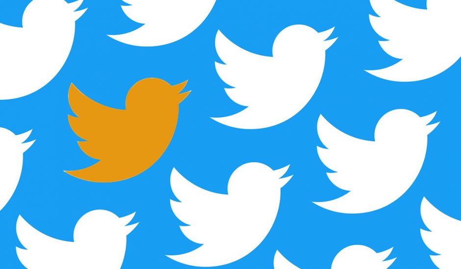Le logo de Twitter en version blanche et orange