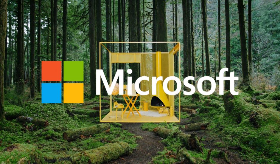 Des meubles jaunes posés au coeur d'une forêt avec le logo Microsoft en surimpression.