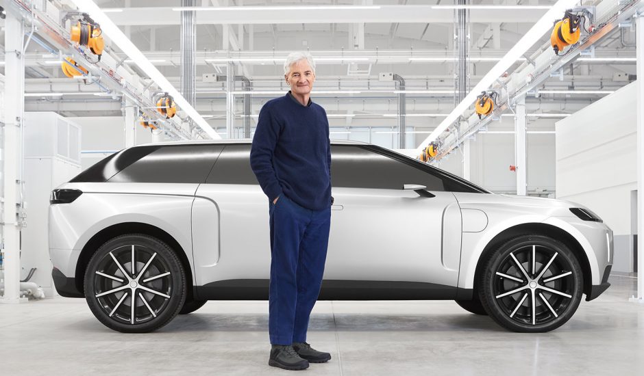 James Dyson devient un prototype de voiture électrique.