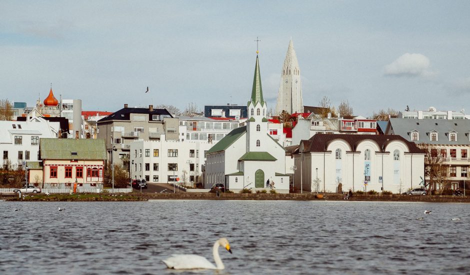Aperçu d'une ville en Islande.
