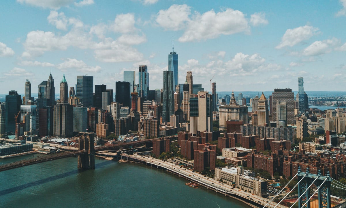 Une vue aérienne de la ville de New-York.