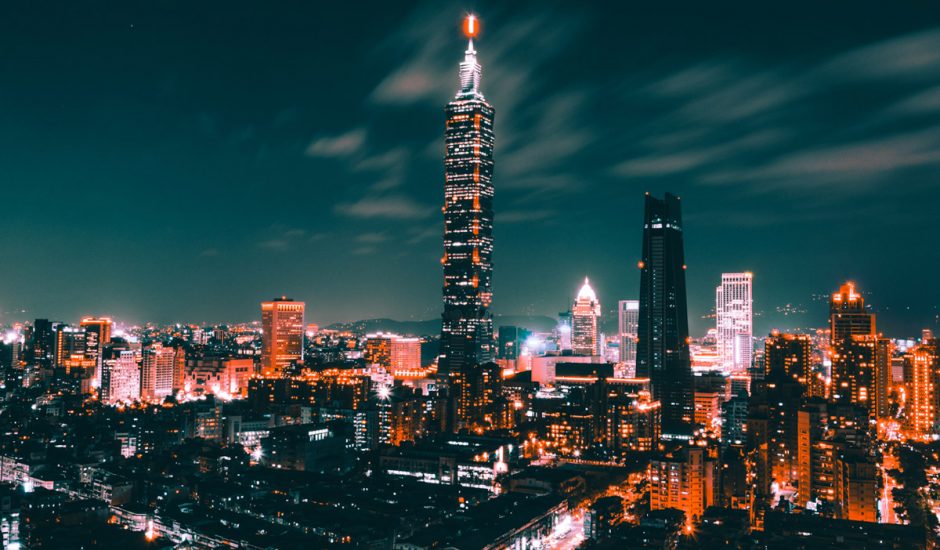 Photographie aérienne de nuit de la ville de Taipei à Taiwan
