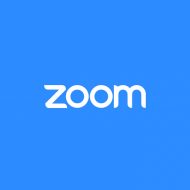 Le logo de Zoom sur un fond bleu.