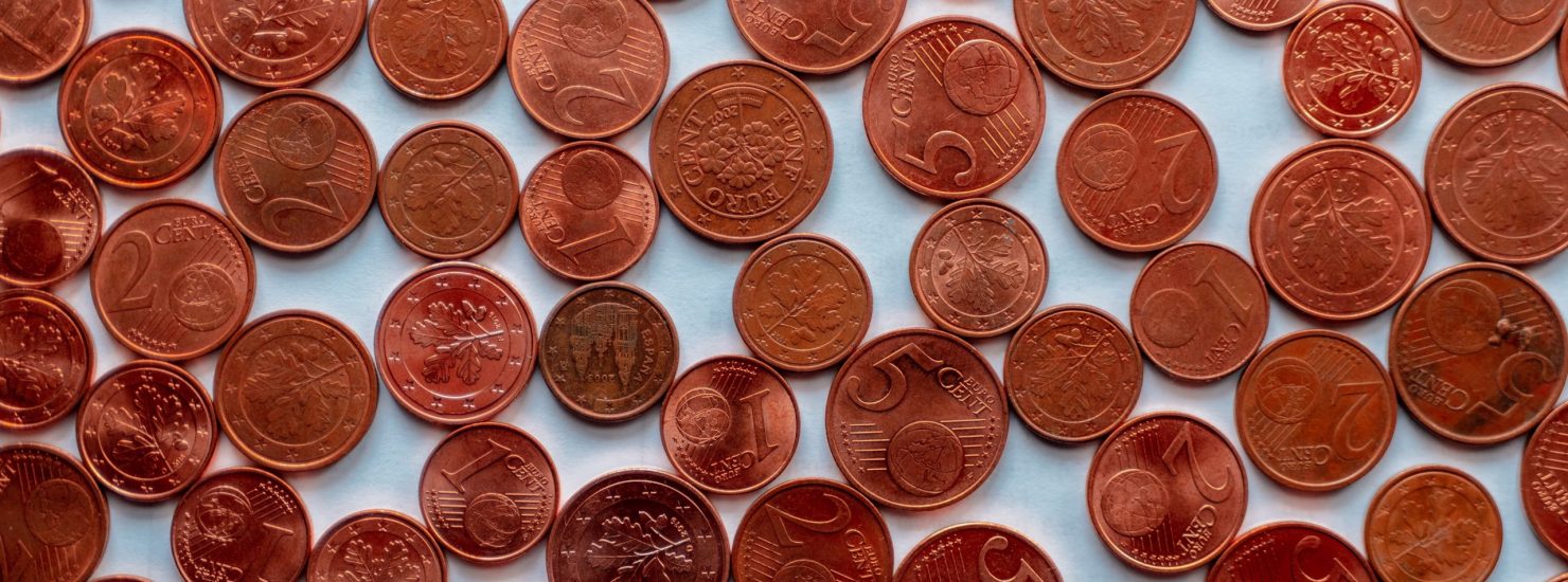 Des pièces rouges, ou des centimes d'euros