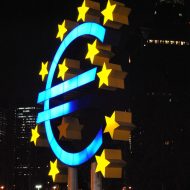 Le logo de l'euro entouré des étoiles de l'Europe