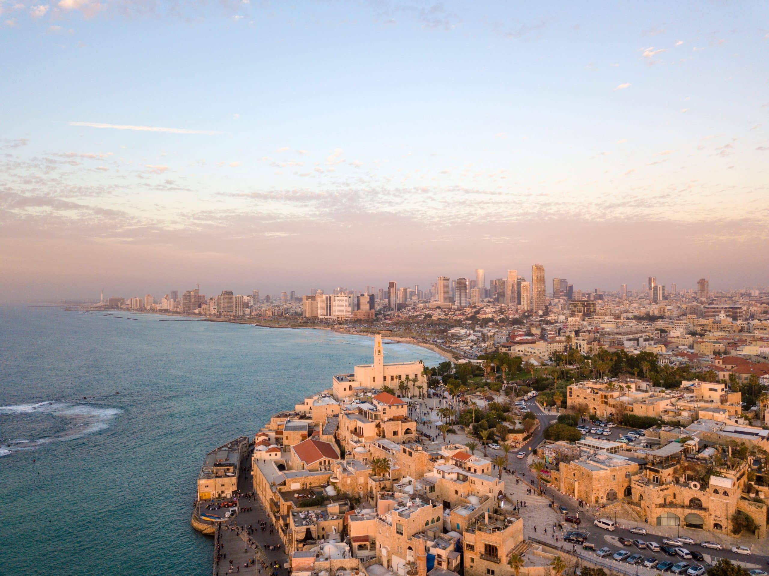 Une vue aérienne de la côte de Tel Aviv