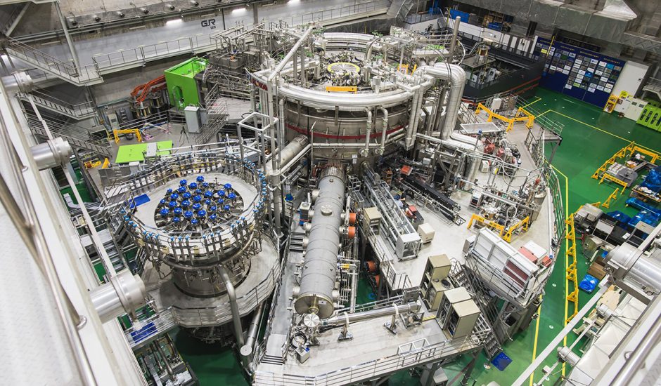 Le KSTAR (Korea Superconducting Tokamak Advanced Research) est le réacteur nucléaire sud-coréen.