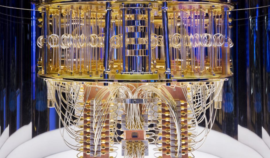L'intérieur de l'ordinateur quantique d'IBM.
