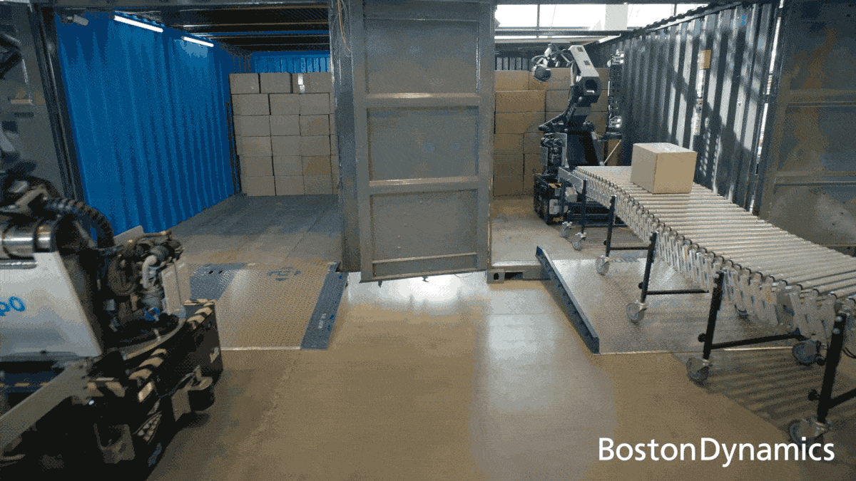 Le robot Stretch de Boston Dynamics en action dans un entrepôt.