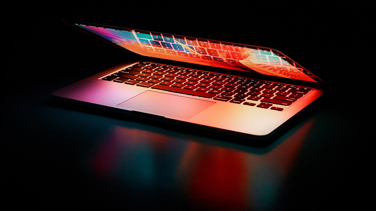 Les puces Apple M2 Silicon seraient déjà en production afin d’être intégrées aux MacBook qui sortiront à la fin de l’année 2021.