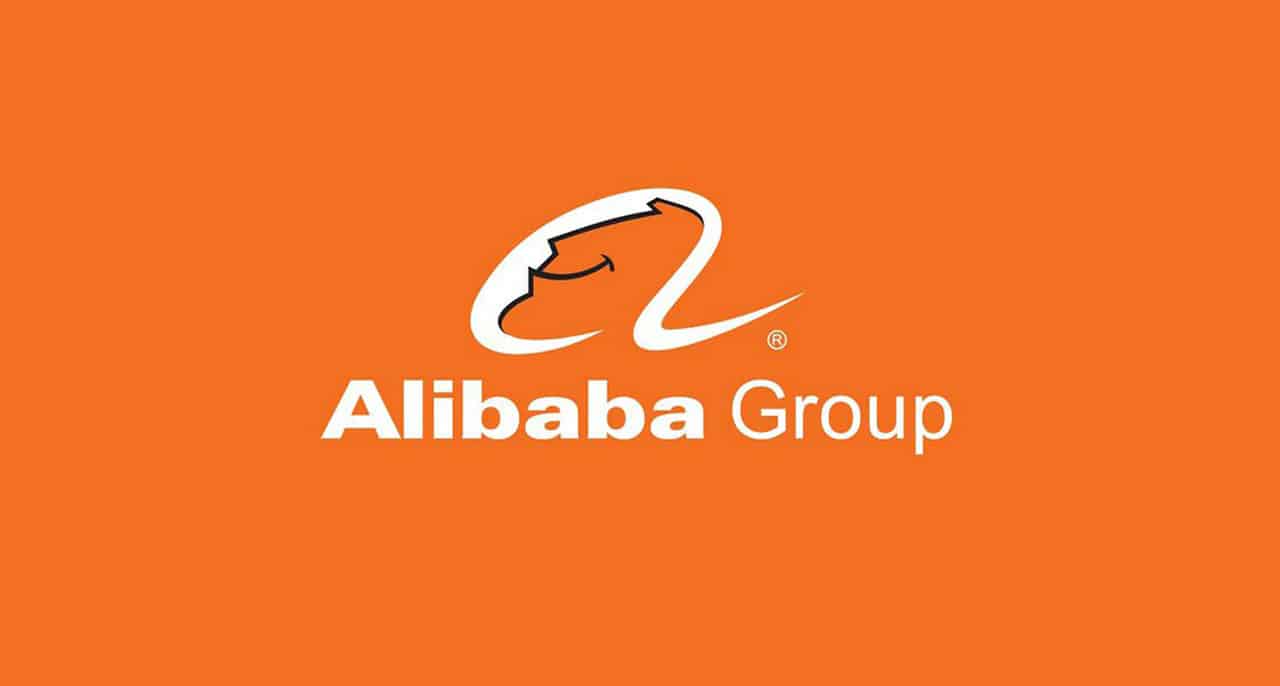 Le logo d'Alibaba sur un fond orange.