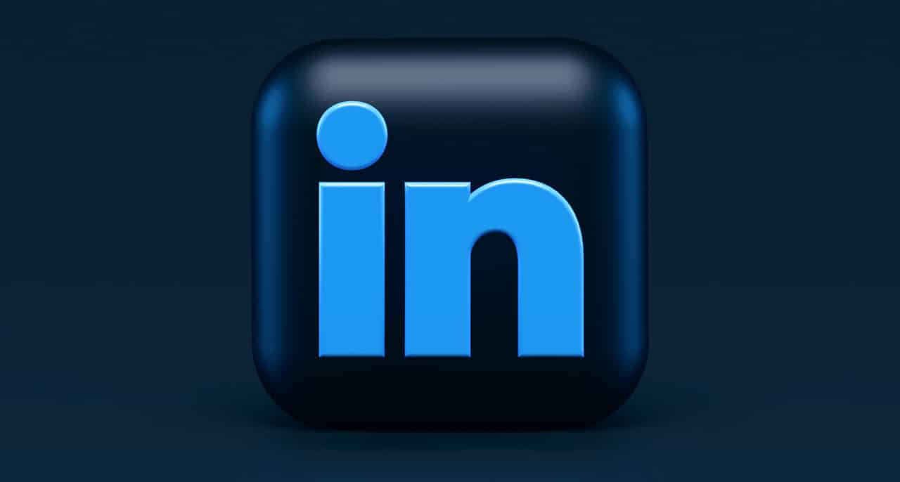 Le logo de LinkedIn en 3D.