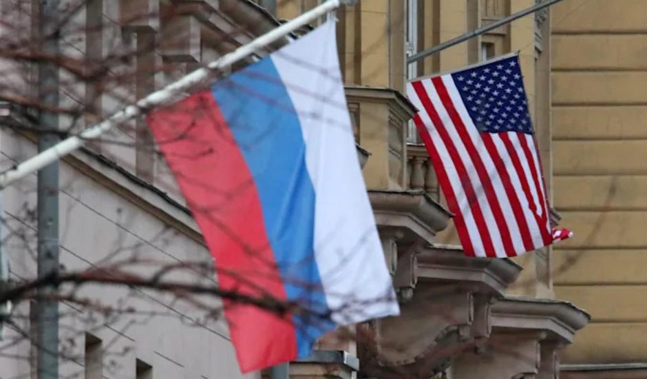 Drapeaux Russie et Etats-Unis