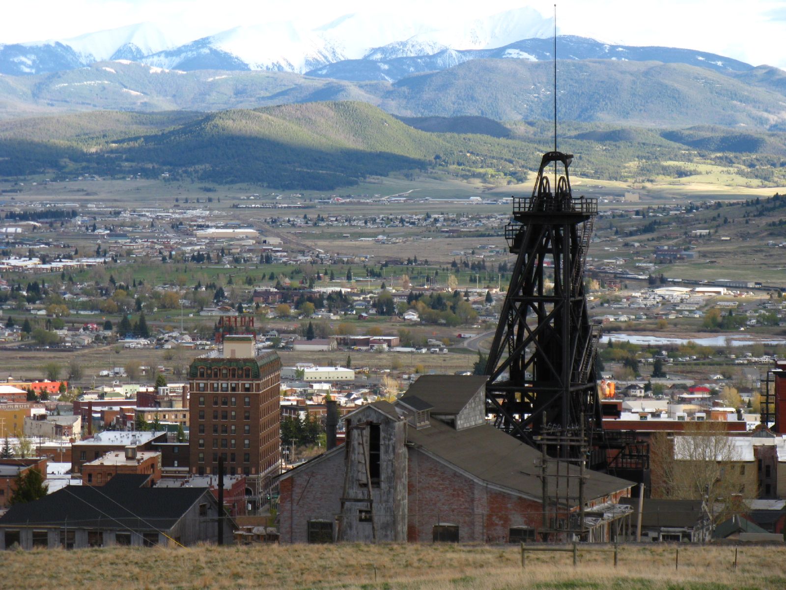 Ville de Butte dans le Montana avec une mine fermée