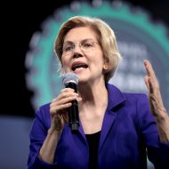 Elizabeth Warren prononce un discours